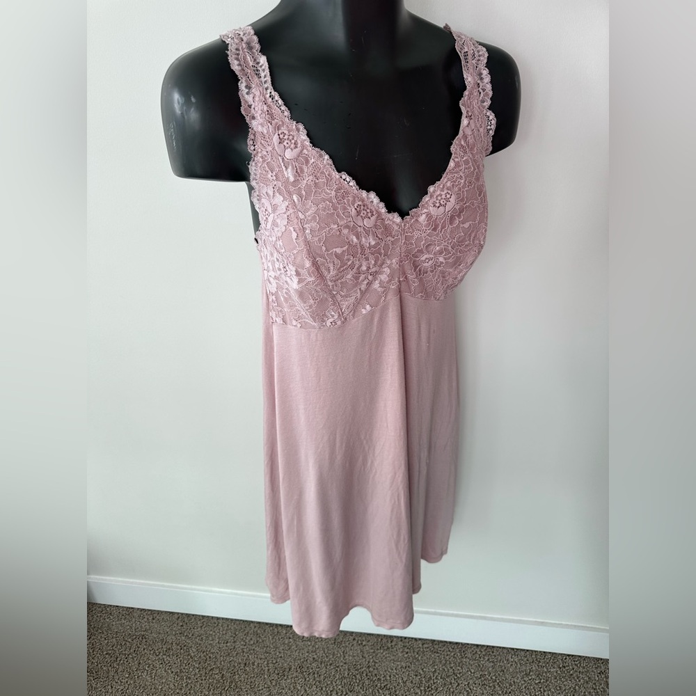 🌞Sale 3 for $15 Black Bow Elegant Lace Trimmed Chemise in Soft Pink/ Woman’s M - Picture 2 of 14